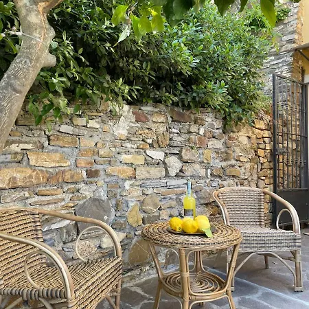 Locazione Turistica Casa dei Fiori * Lingueglietta